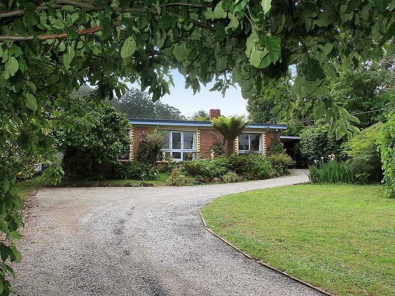 8 Halcyon Avenue, The Patch VIC 3792