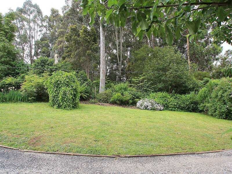 8 Halcyon Avenue, The Patch VIC 3792
