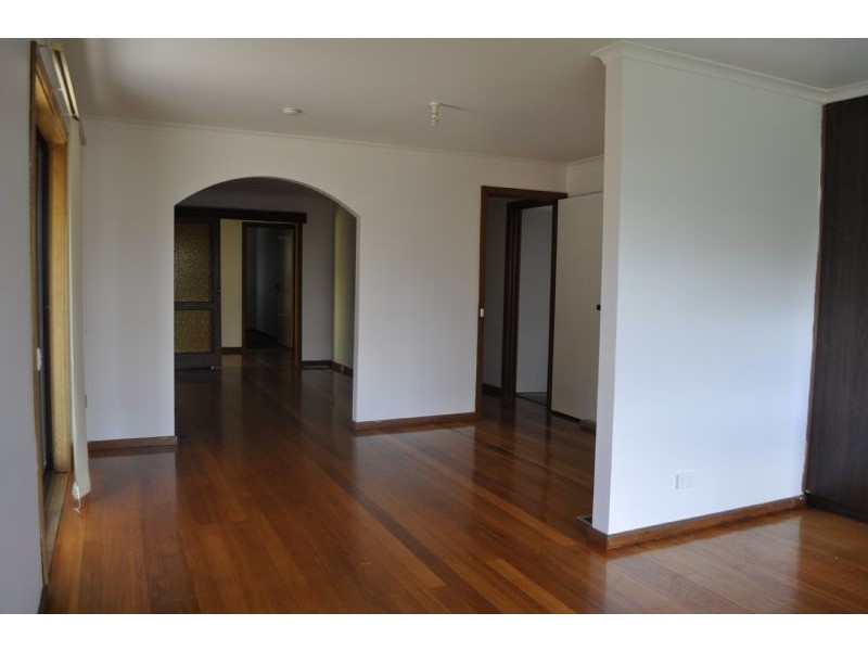 16 Christie Avenue, Mill Park VIC 3082