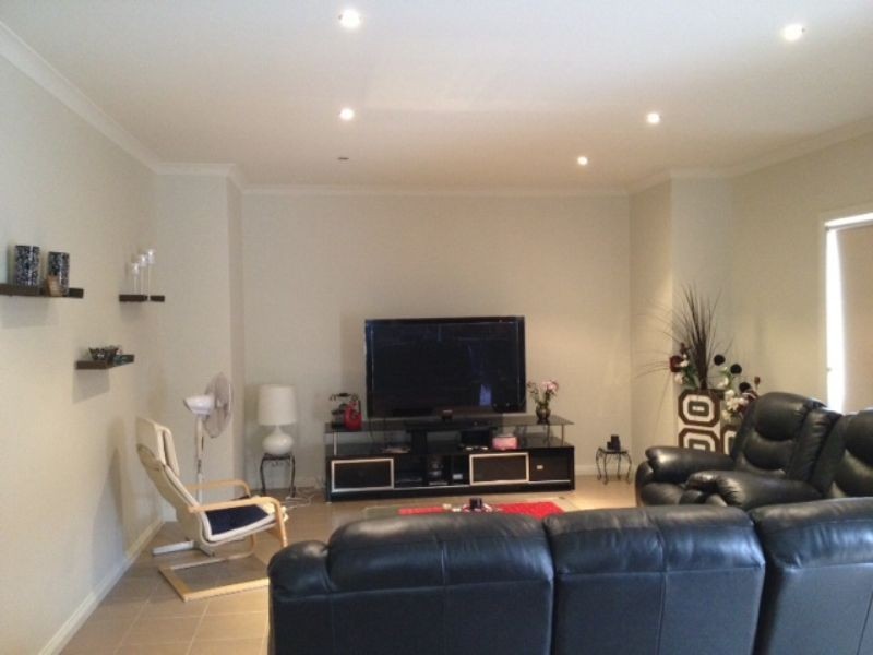 21 Songbird Crescent, South Morang VIC 3752