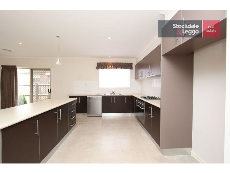14 Kinkora Crescent, South Morang VIC 3752