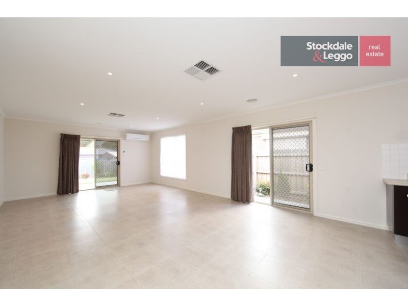 14 Kinkora Crescent, South Morang VIC 3752