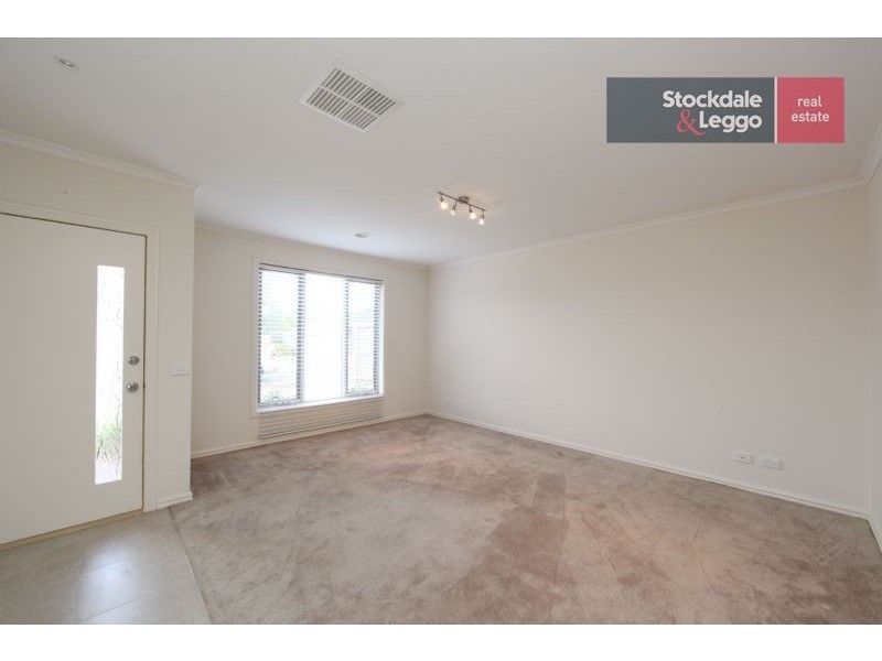 14 Kinkora Crescent, South Morang VIC 3752
