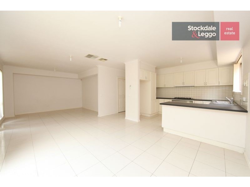 34 Lazar Grove, South Morang VIC 3752