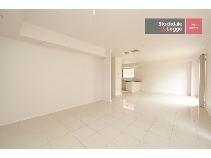 34 Lazar Grove, South Morang VIC 3752