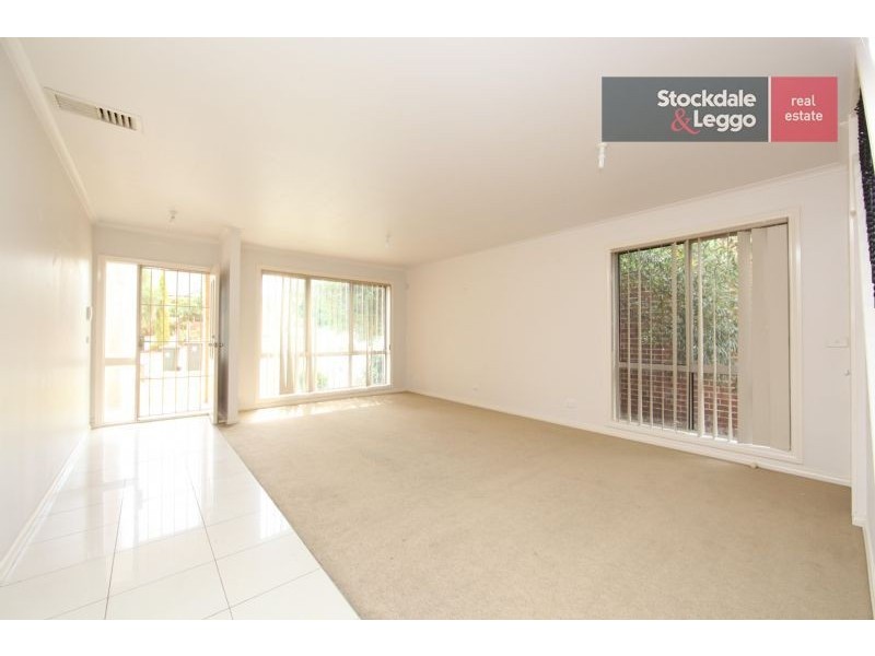 34 Lazar Grove, South Morang VIC 3752