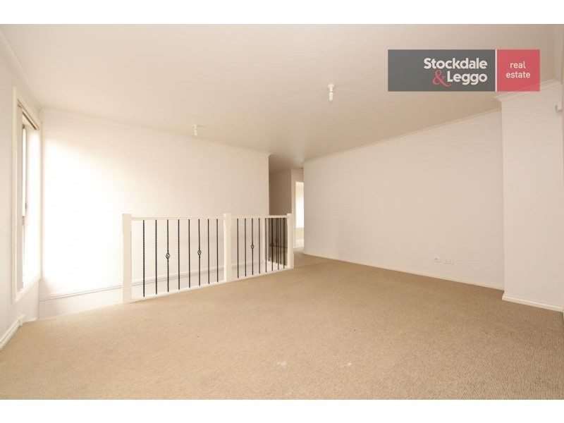 34 Lazar Grove, South Morang VIC 3752