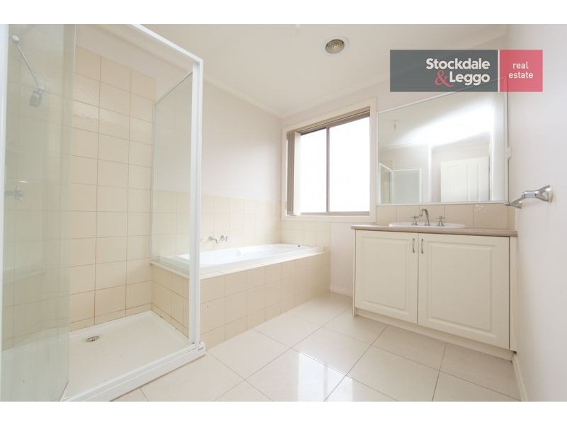 34 Lazar Grove, South Morang VIC 3752