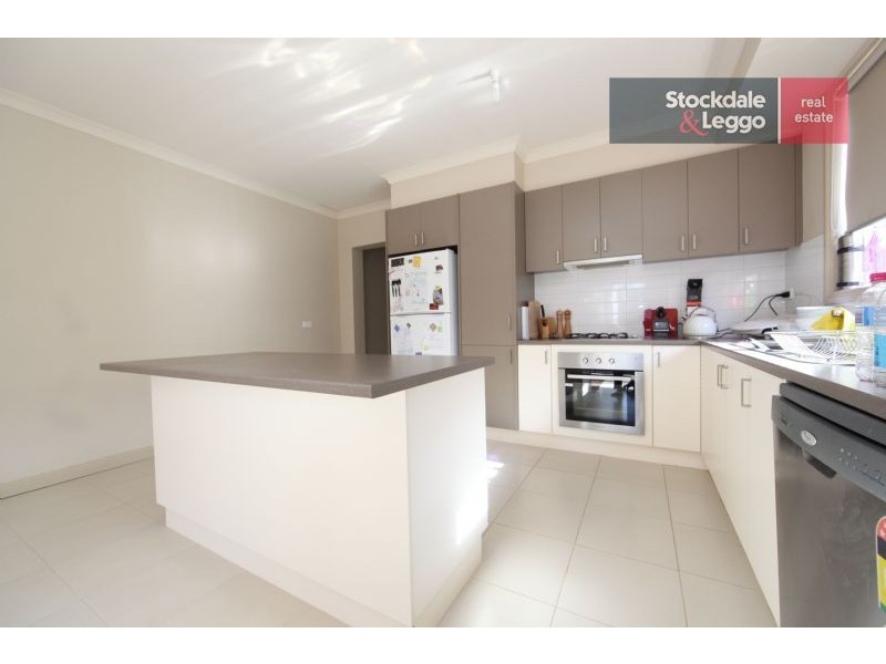 18 Jenolan Way, South Morang VIC 3752