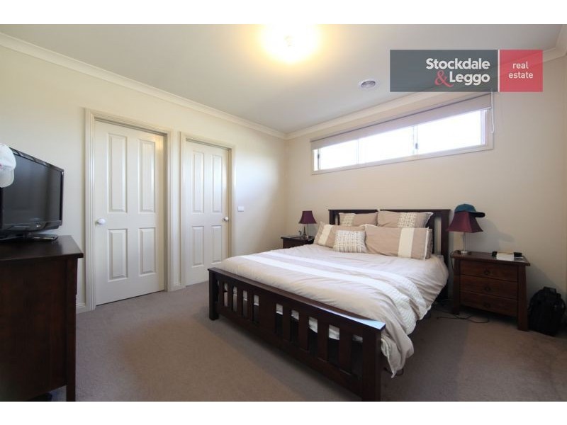 18 Jenolan Way, South Morang VIC 3752