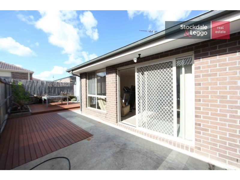 18 Jenolan Way, South Morang VIC 3752