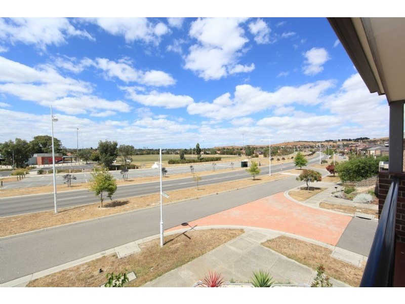 193 The Lakes boulevard, South Morang VIC 3752
