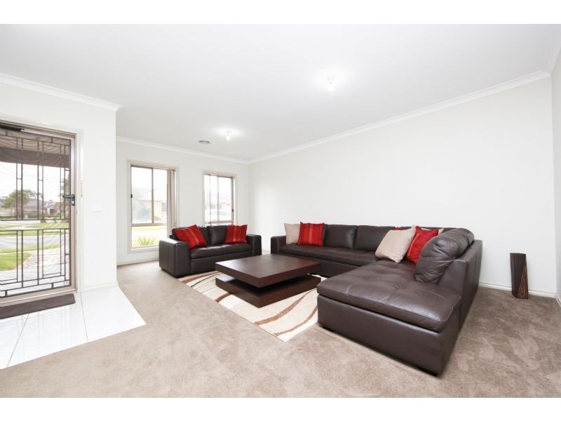 2 Kylemore Drive, South Morang VIC 3752