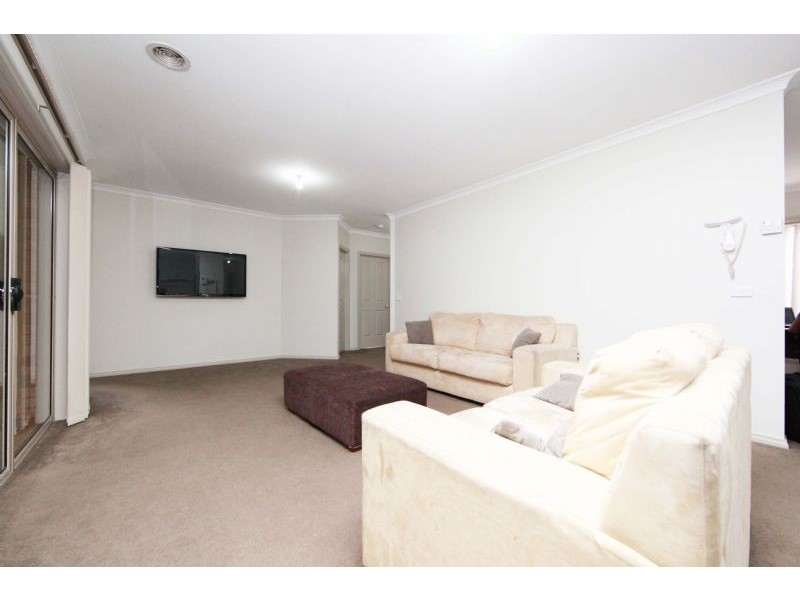 2 Kylemore Drive, South Morang VIC 3752