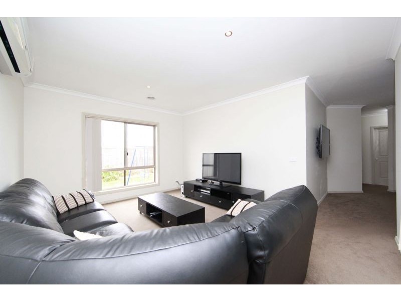 2 Kylemore Drive, South Morang VIC 3752