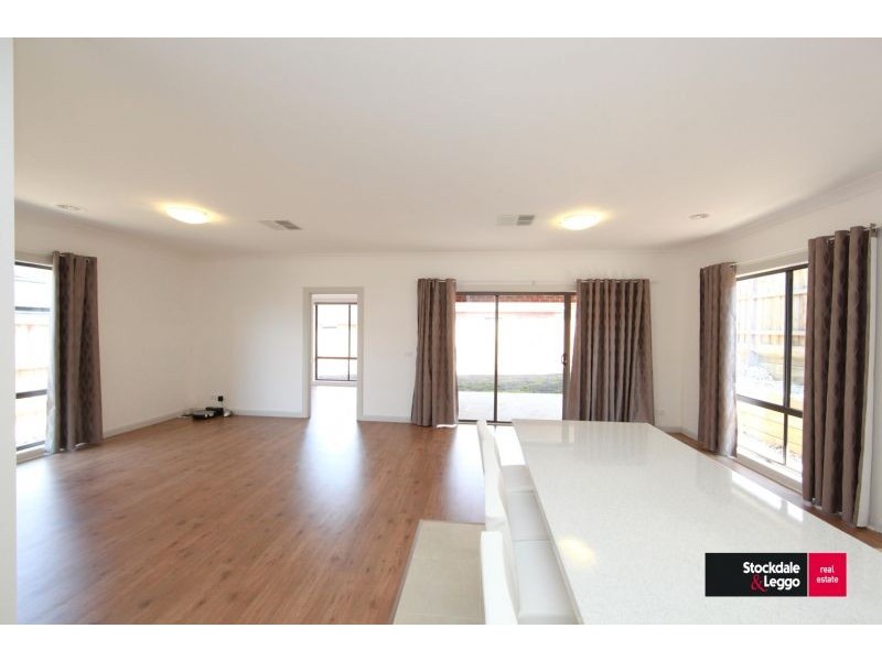 15 Tooradin Crescent, Doreen VIC 3754