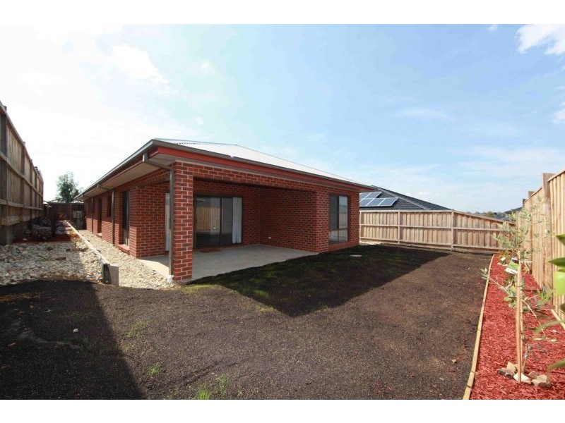 15 Tooradin Crescent, Doreen VIC 3754