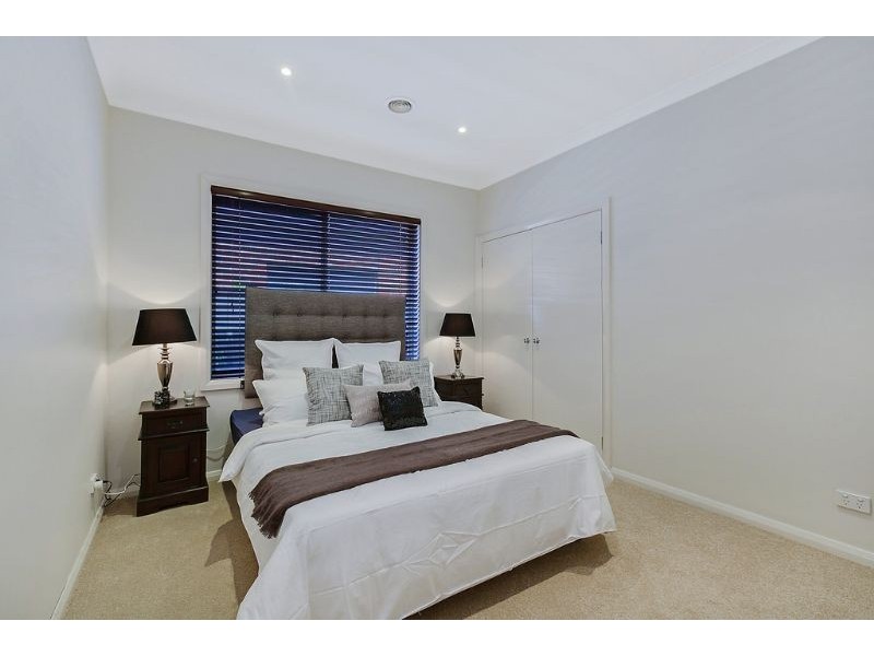 42 Panton Gap Drive, South Morang VIC 3752