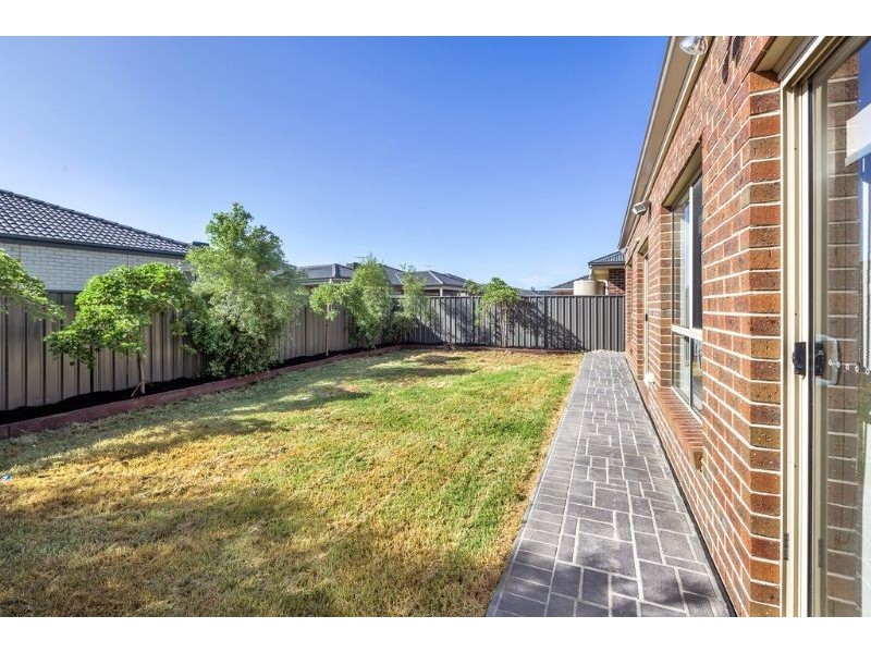 42 Panton Gap Drive, South Morang VIC 3752