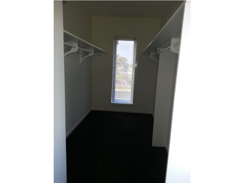 Mernda VIC 3754