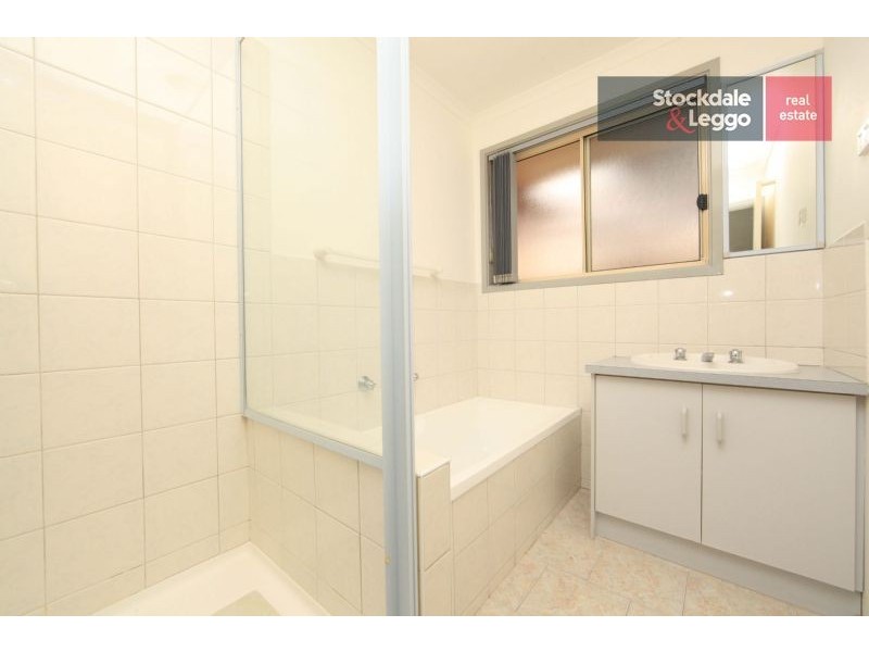 2/40 Dickens Street, Lalor VIC 3075