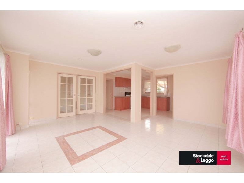 22 Mcfarlane Crescent, Epping VIC 3076