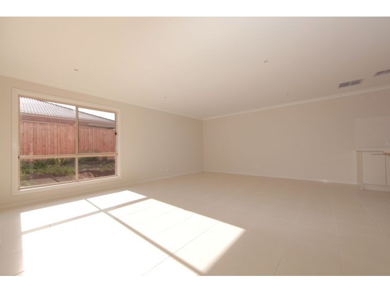 10 Jellis Avenue, South Morang VIC 3752