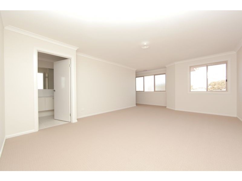 10 Jellis Avenue, South Morang VIC 3752