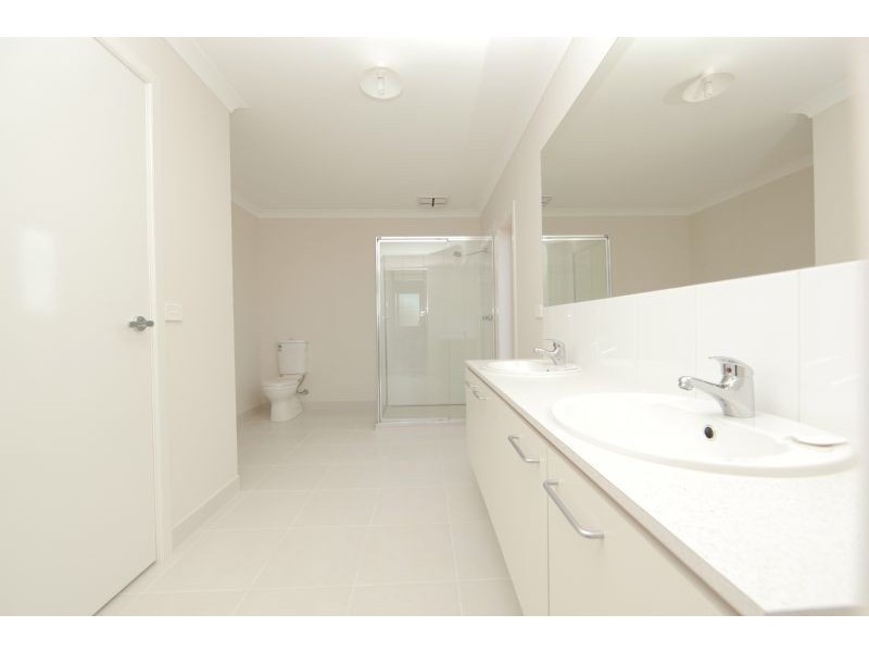 10 Jellis Avenue, South Morang VIC 3752