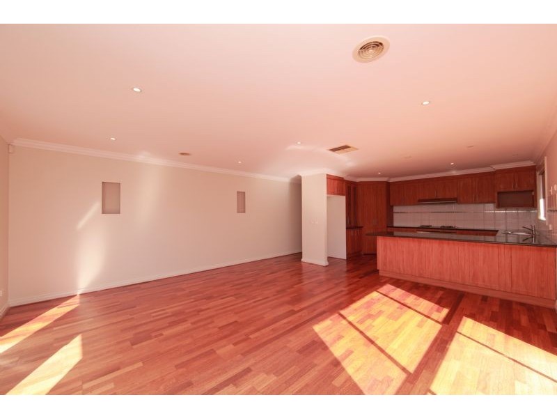 6 Lazar Grove, South Morang VIC 3752