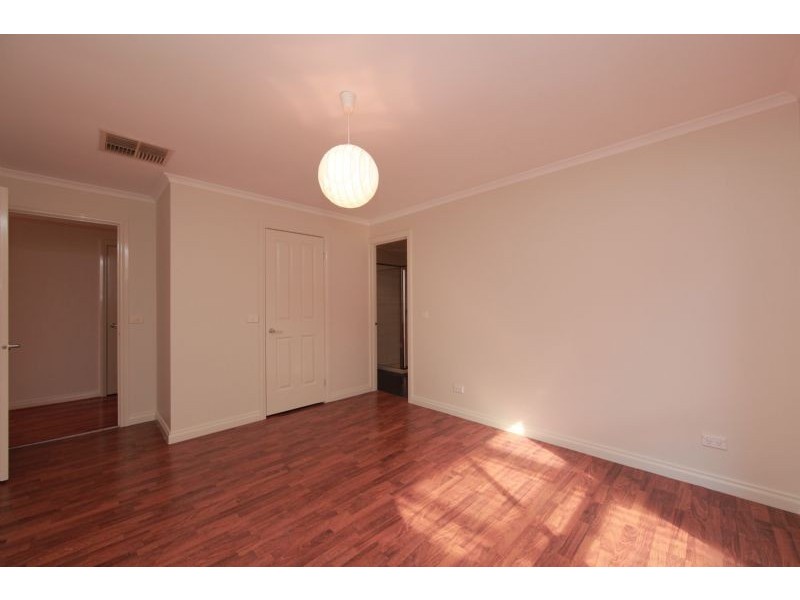 6 Lazar Grove, South Morang VIC 3752