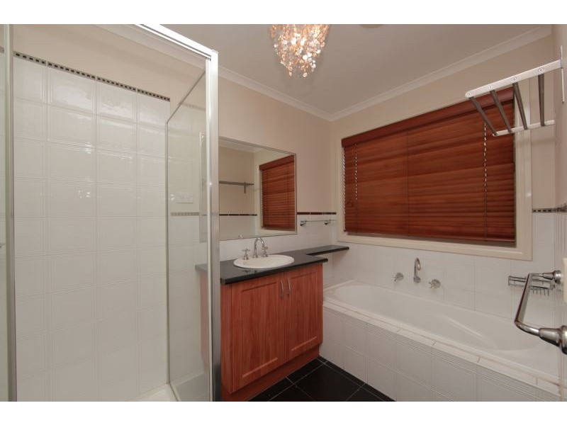 6 Lazar Grove, South Morang VIC 3752