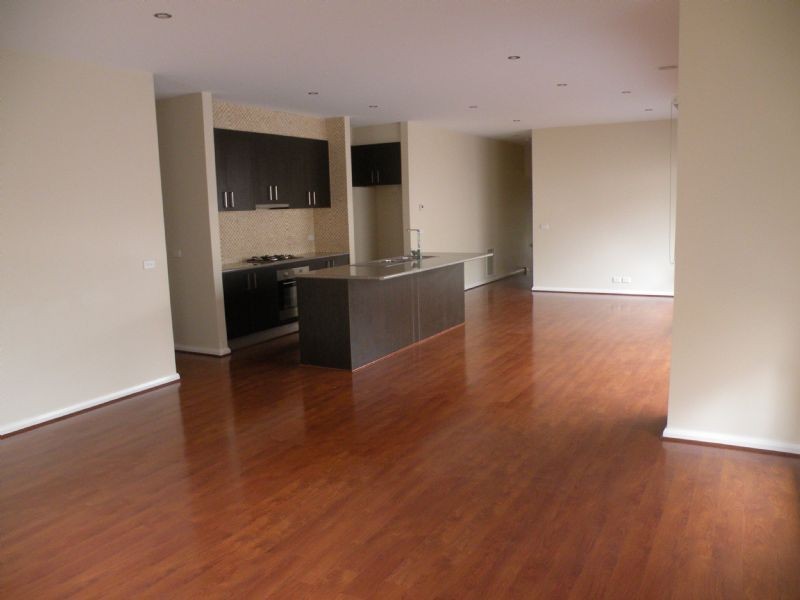 12 Bear Crescent, Doreen VIC 3754
