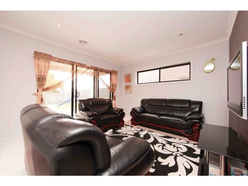 40 Le Page Run, South Morang VIC 3752