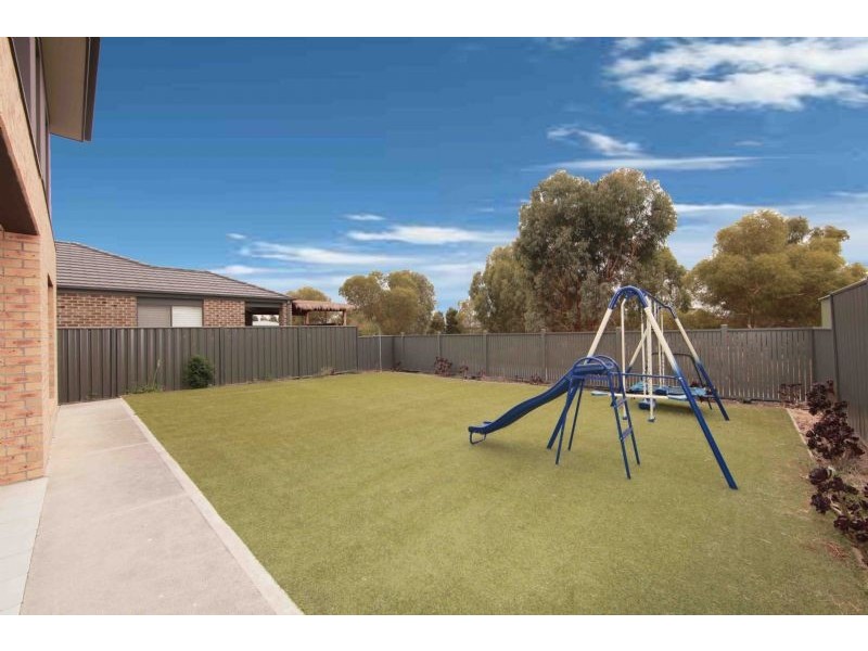 40 Le Page Run, South Morang VIC 3752