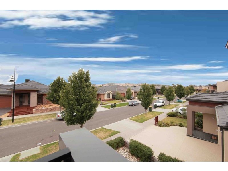 40 Le Page Run, South Morang VIC 3752