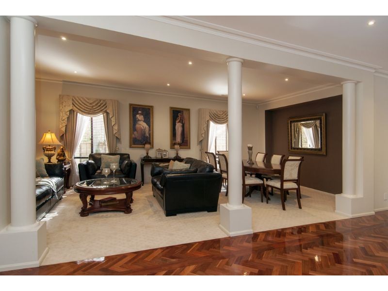 10 Berkley Rise, South Morang VIC 3752