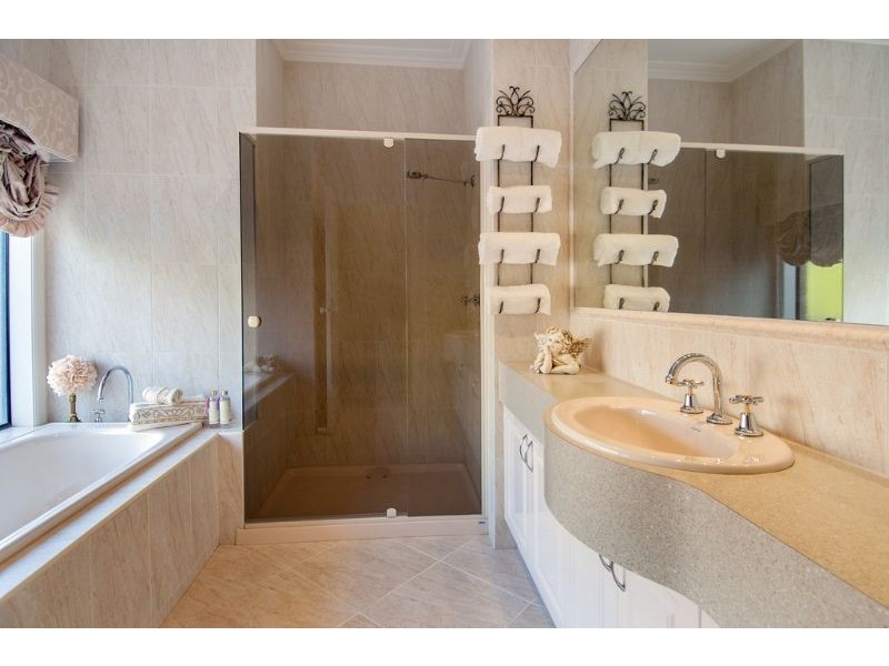 10 Berkley Rise, South Morang VIC 3752