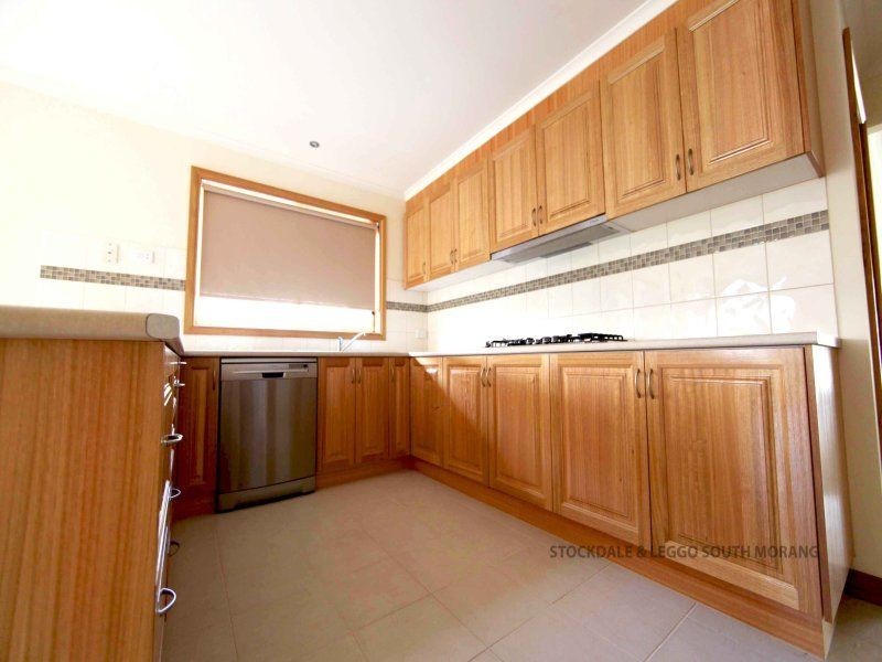 28 Jindabyne Avenue, South Morang VIC 3752