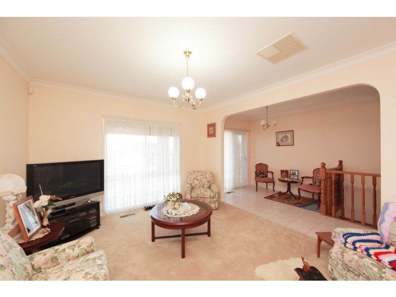 7 Cananga Court, Mill Park VIC 3082