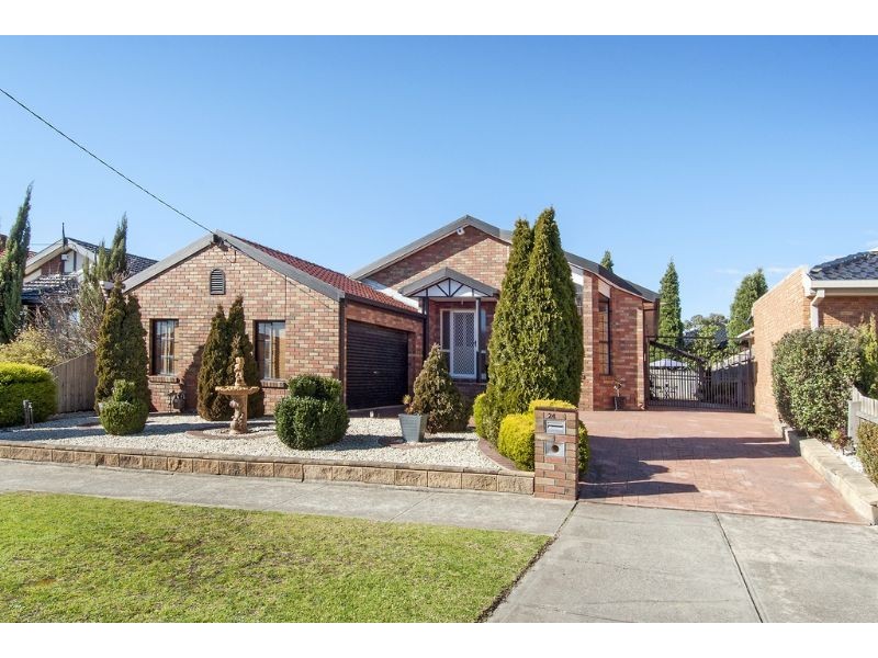 24 Gillwell Road, Lalor VIC 3075