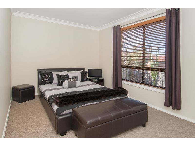 24 Gillwell Road, Lalor VIC 3075