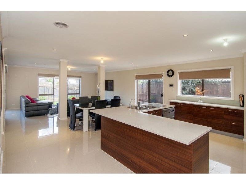 5 Lookout Rise, South Morang VIC 3752