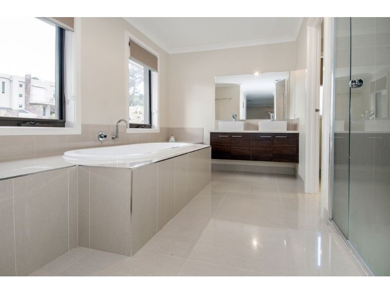 5 Lookout Rise, South Morang VIC 3752