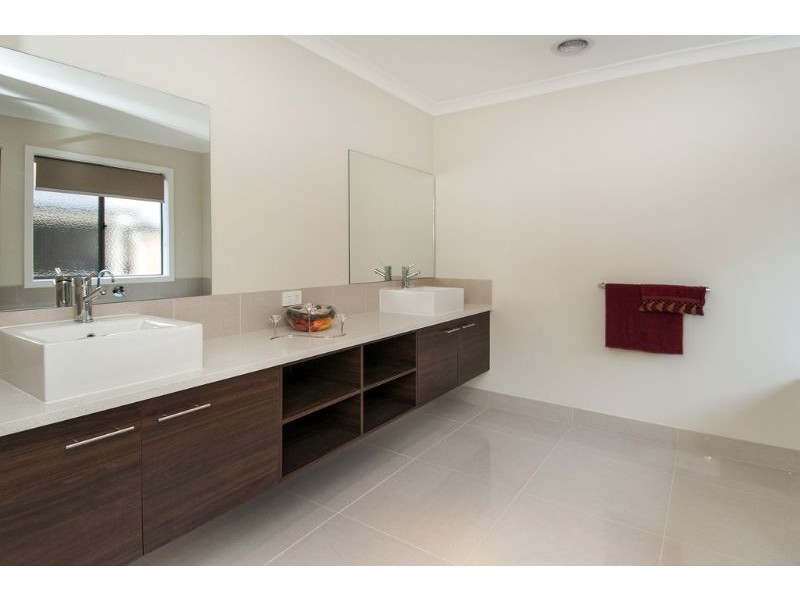 5 Lookout Rise, South Morang VIC 3752