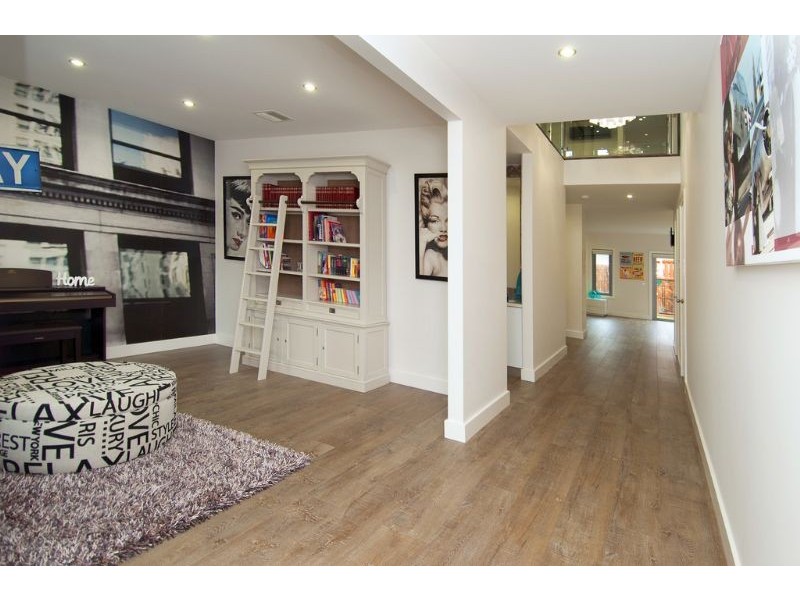 16 Baltic Grove, Epping VIC 3076