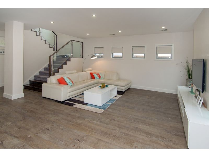 16 Baltic Grove, Epping VIC 3076