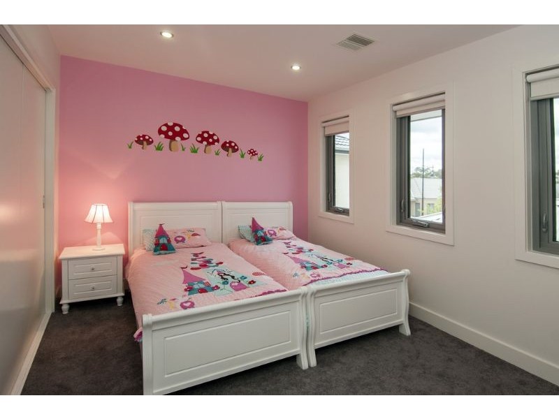 16 Baltic Grove, Epping VIC 3076