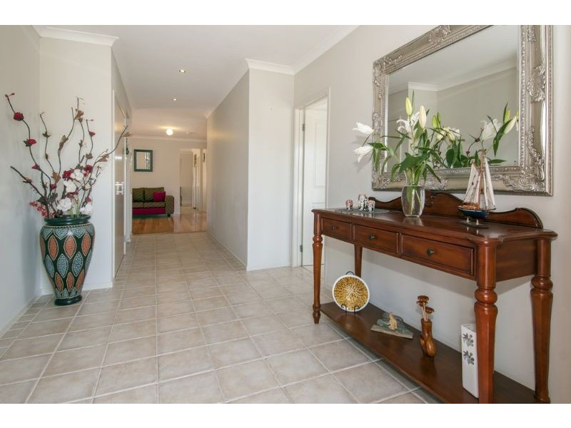 17 Songbird Crescent, South Morang VIC 3752