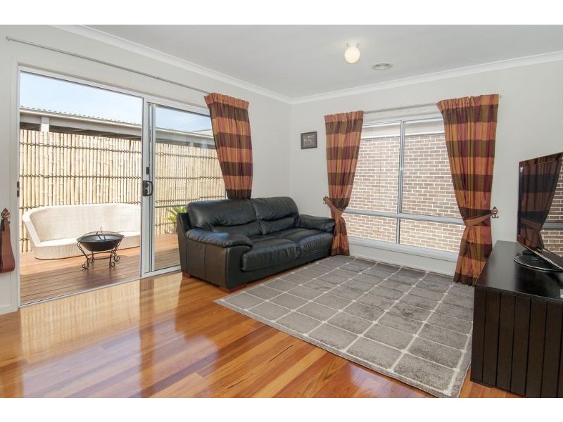 17 Songbird Crescent, South Morang VIC 3752